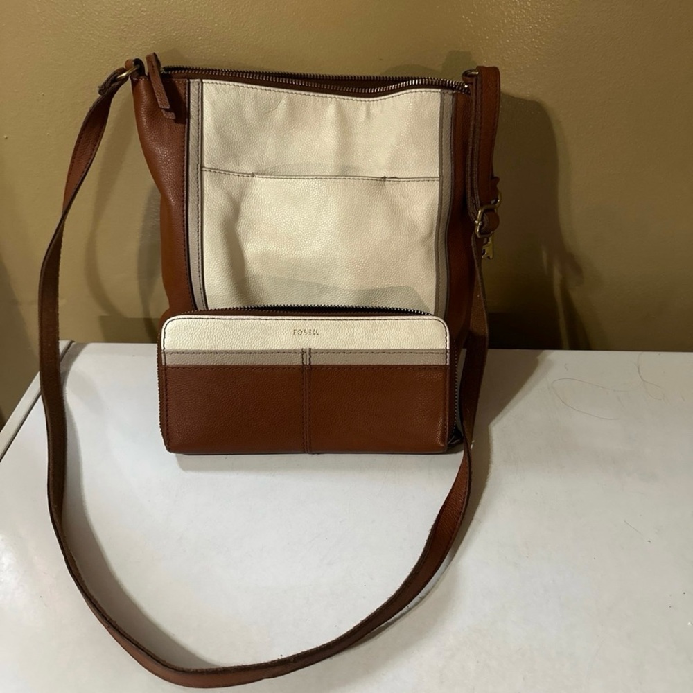 Fossil brown and white Crossbody and matching wallet